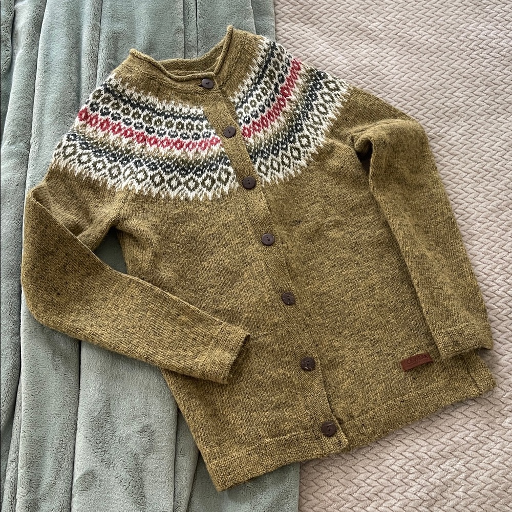 Vintage ICEWEAR olive green button down wool sweater